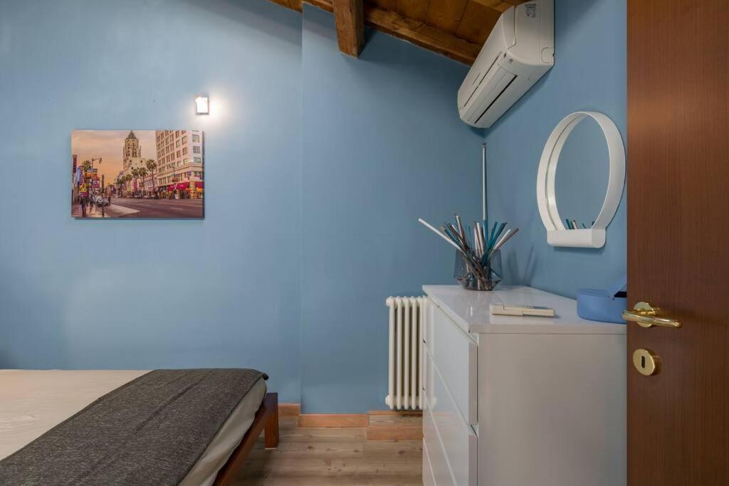 ***Penthouse 4 Min To Arena Inside Fortress Wall ! Верона Экстерьер фото